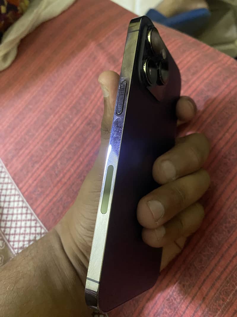 Apple iPhone 14 Pro Max 4