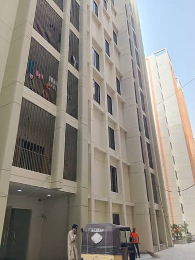 1 Bed Flat Bechna Hai? Hum Khareedte Hain
