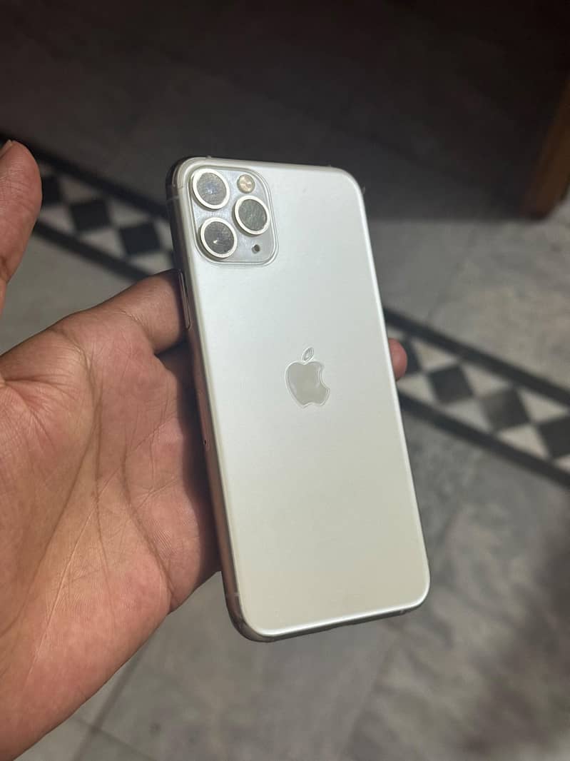 Apple iPhone 11 Pro 1