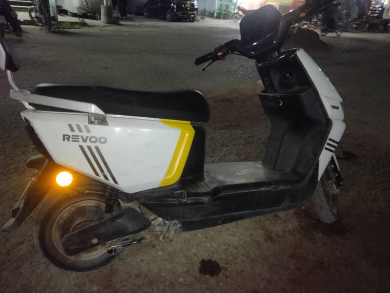 Revoo A12 3