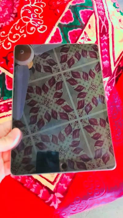 I pad 9th Generation 64gb with box 9/10 cond wp 03108847344