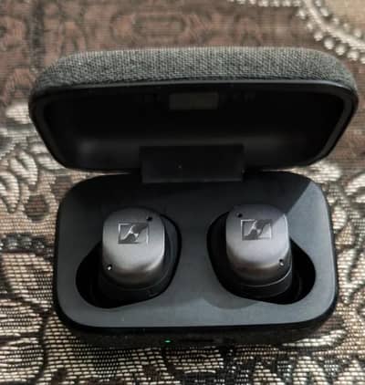 SENHESER Momentum 4 true wireless earbuds