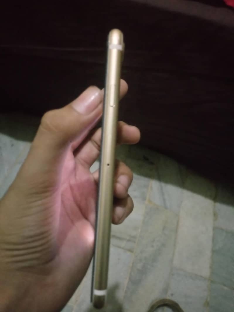 Apple iPhone 7 1