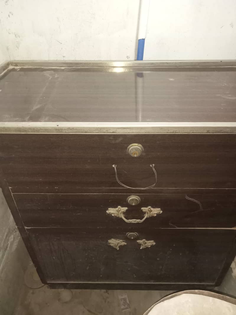 TV Trolley 0