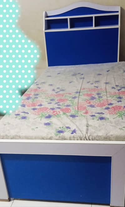 2 single kids beds