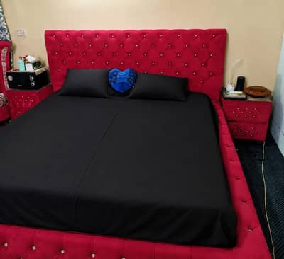 King size bed with 2 side tables and dressing