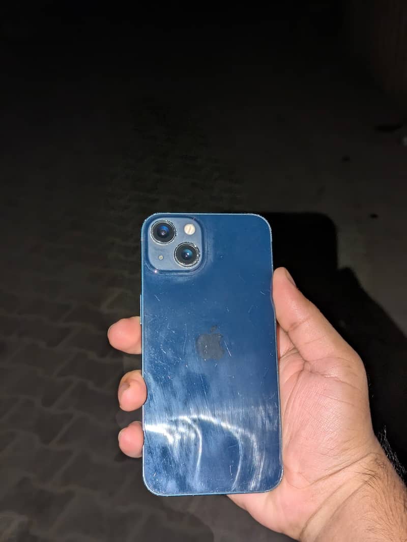 Apple iPhone 13 4