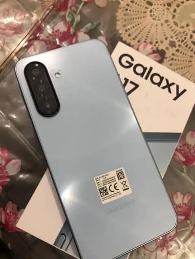 Samsung A17 (256GB) in warranty