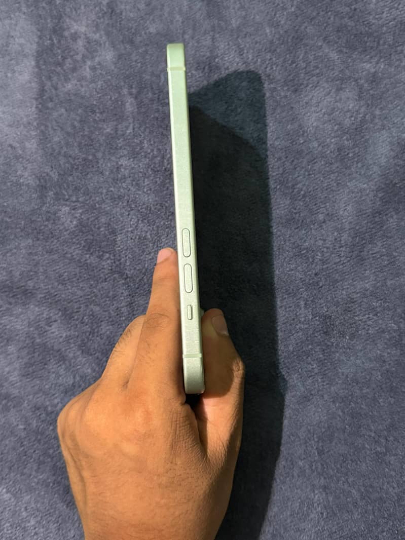 Apple iPhone 15 6
