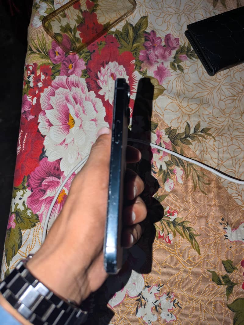 Apple iPhone 15 Waterpack 1