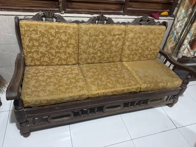 Sofa selling