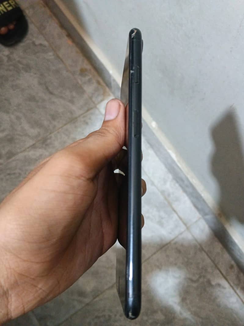 Apple iPhone 7 Plus 6