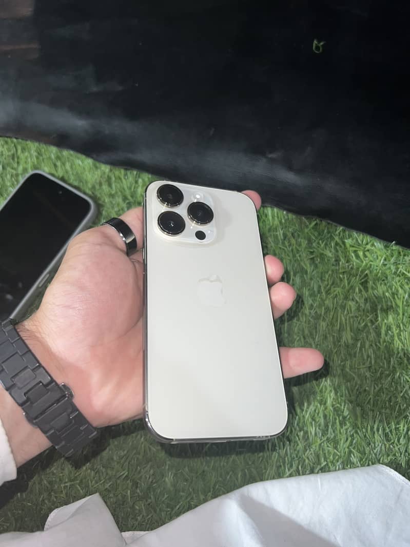 Apple iPhone 14 Pro 1