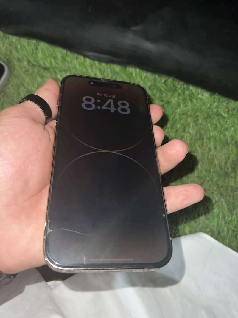 Apple iPhone 14 Pro 2