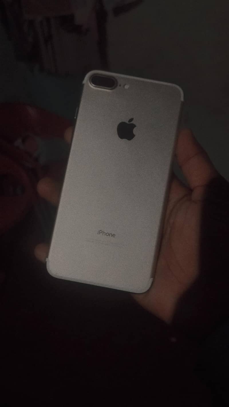 Apple iPhone 7 Plus 3