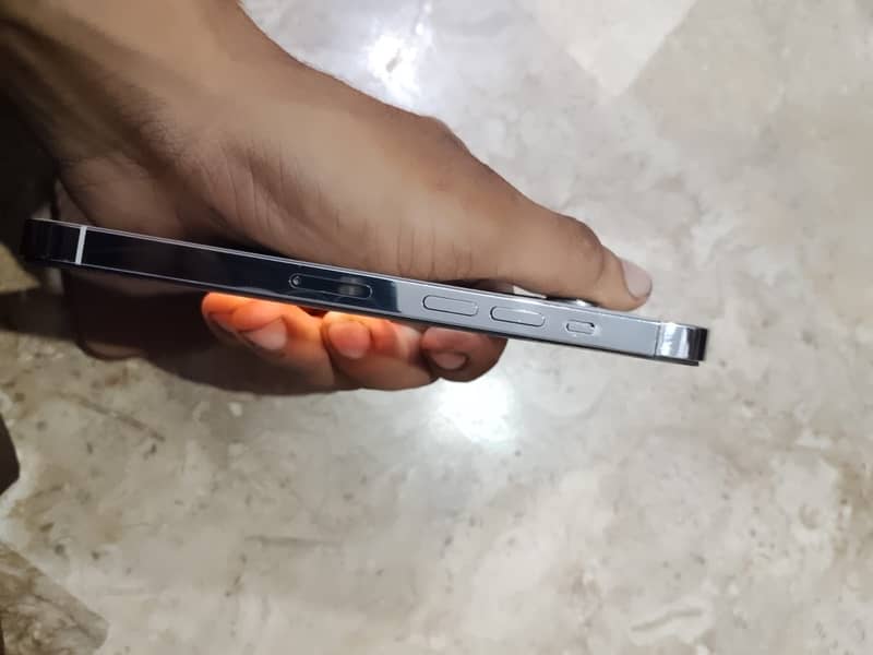 Apple iPhone 13 Pro 4