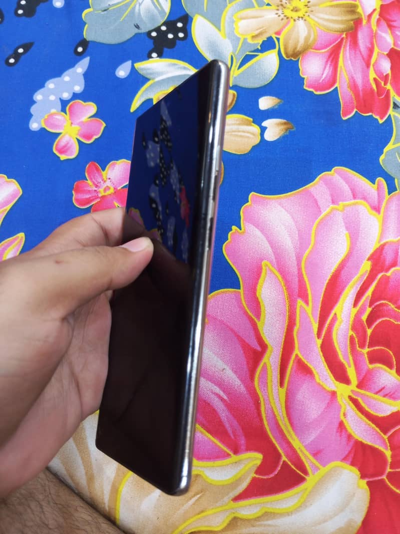 Tecno CAMON 40 Pro 1