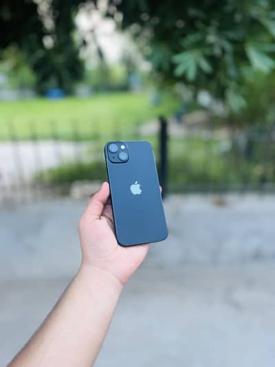 Apple iPhone 13