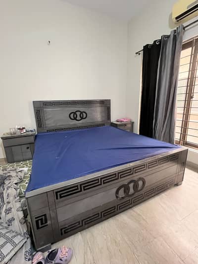 Complete bed set available with dressing table