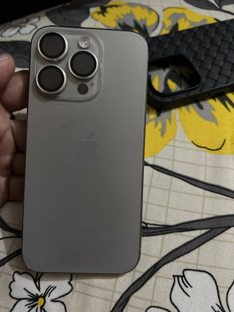 Apple iPhone 15 Pro 0