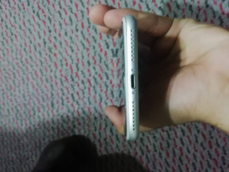 Apple iPhone 7 Plus 2
