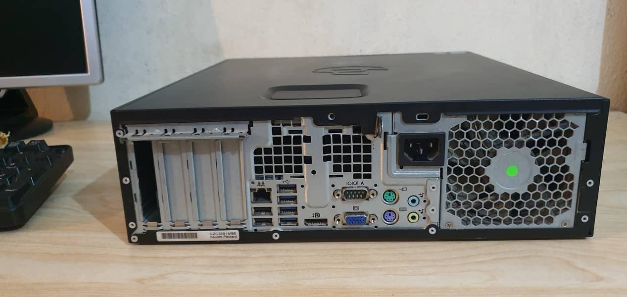 Desktop computer 12