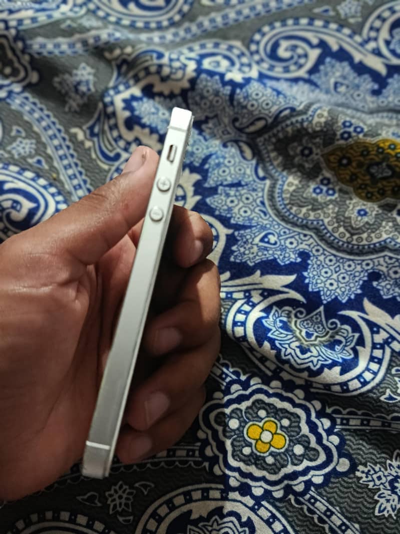 Apple iPhone 5 2