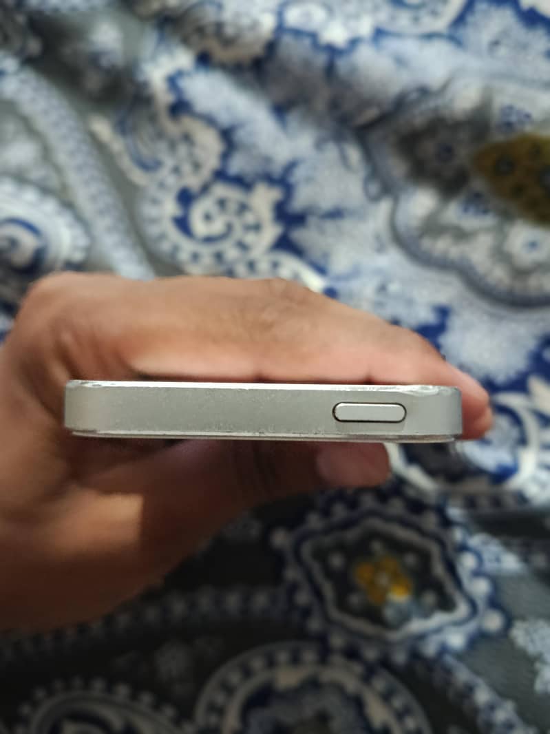 Apple iPhone 5 3