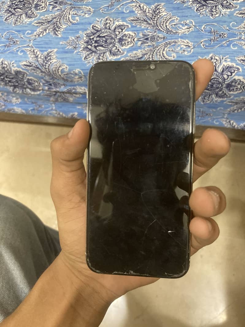 Apple iPhone X 4