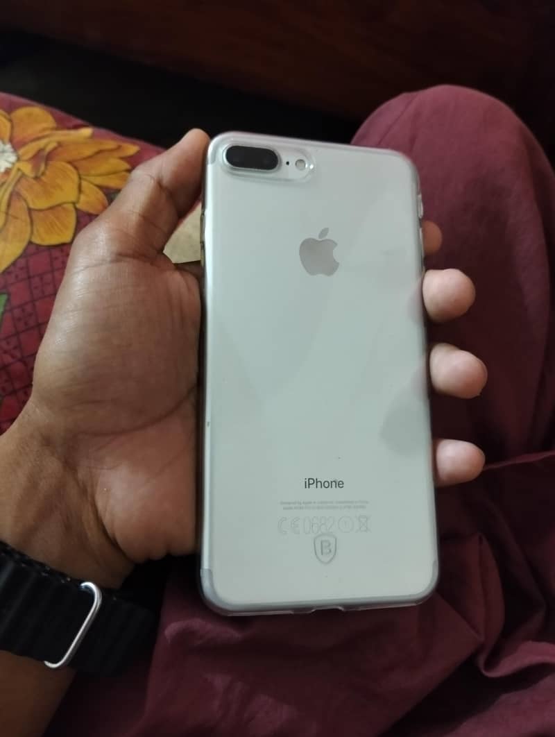 Apple iPhone 7 Plus 2