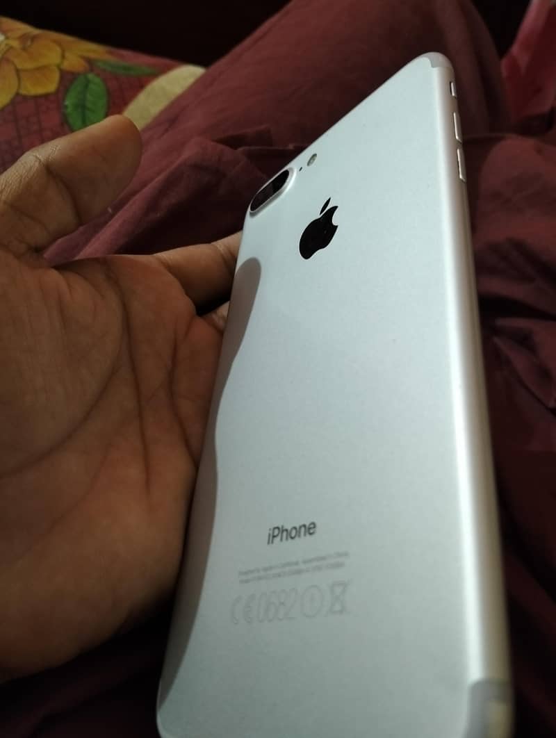 Apple iPhone 7 Plus 4