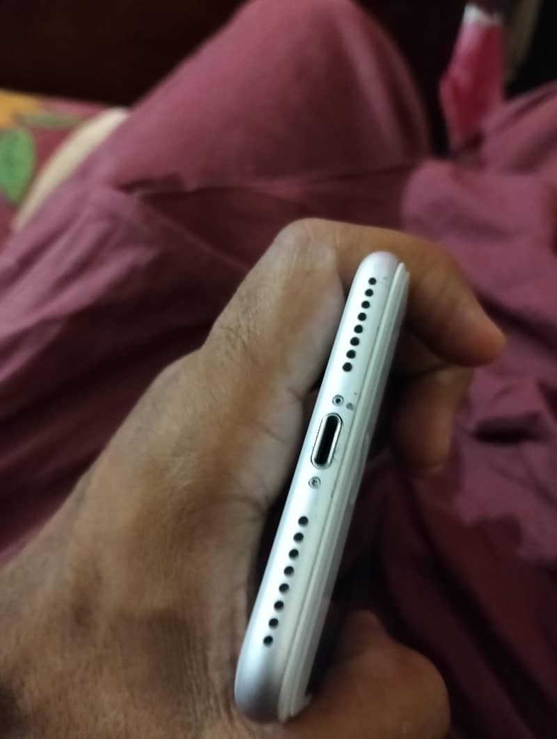 Apple iPhone 7 Plus 5