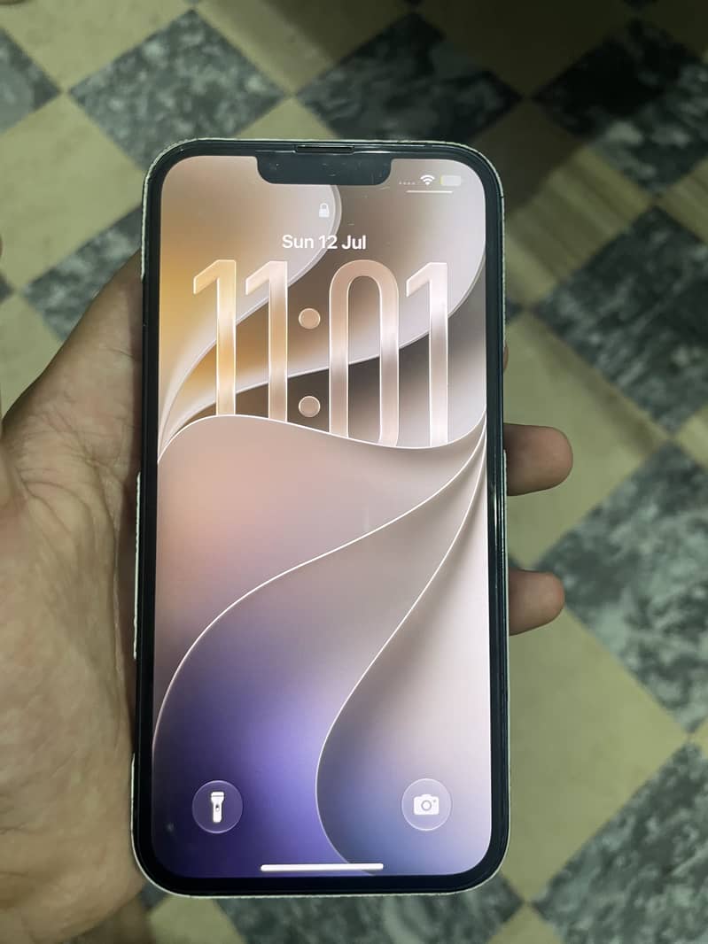 Apple iPhone 13 1