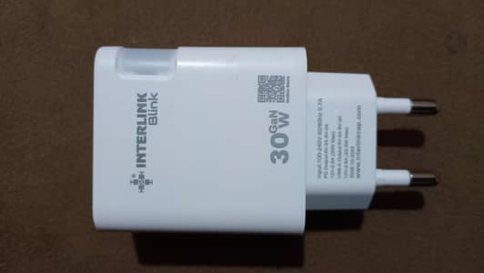 Interlink Blink GaN 30W charger is compatible.