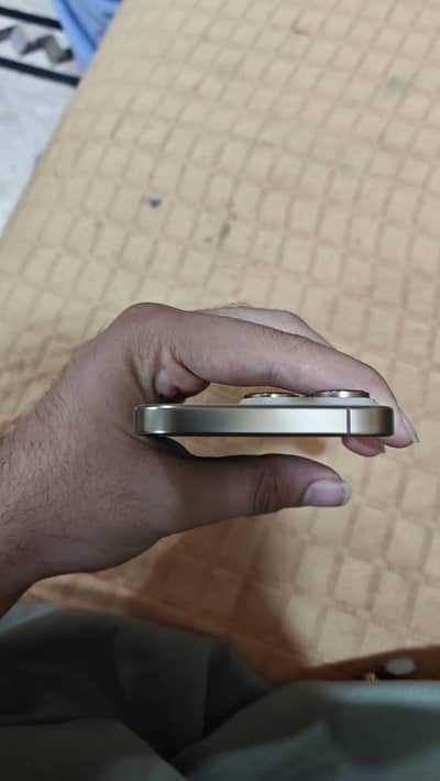 Apple iPhone 16 Pro