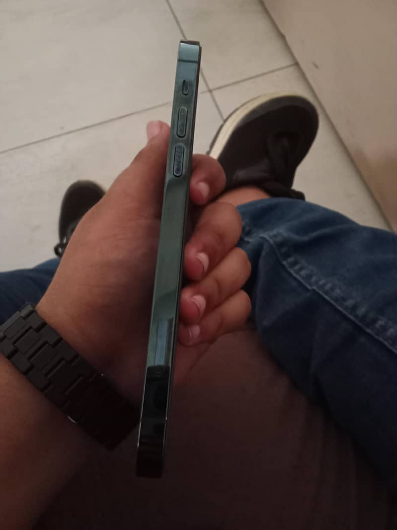 Apple iPhone 12 Pro 3