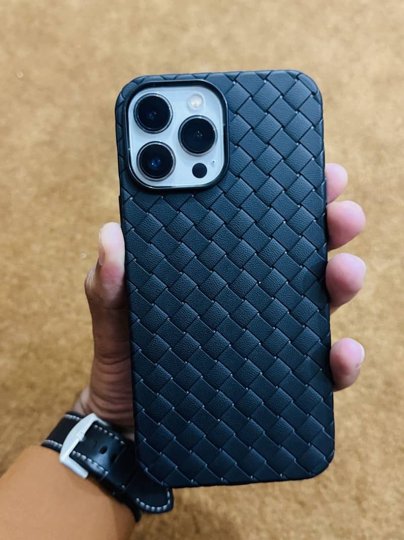 Apple iPhone 13 Pro Max 2