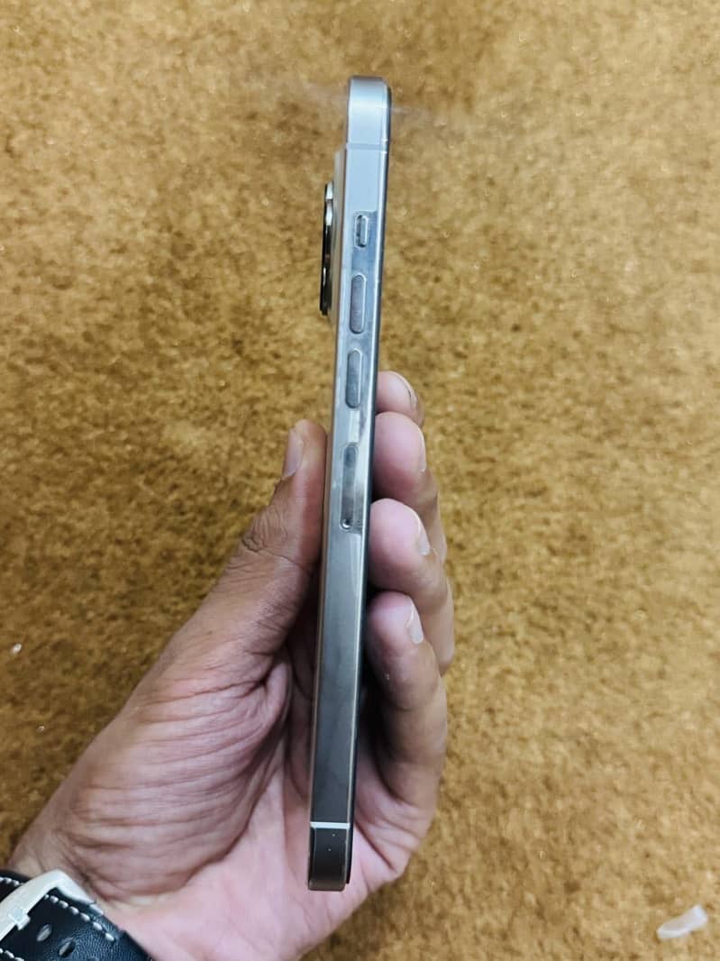 Apple iPhone 13 Pro Max 4