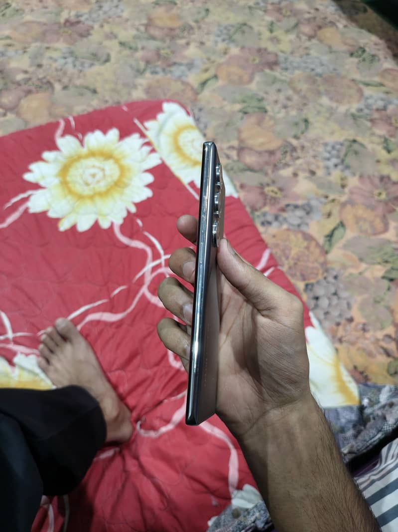 Tecno CAMON 40 Pro 0