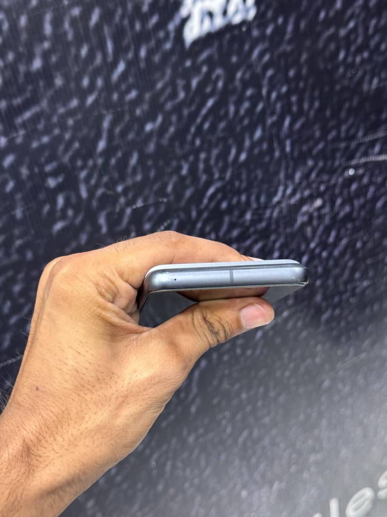 Google Pixel 8 3