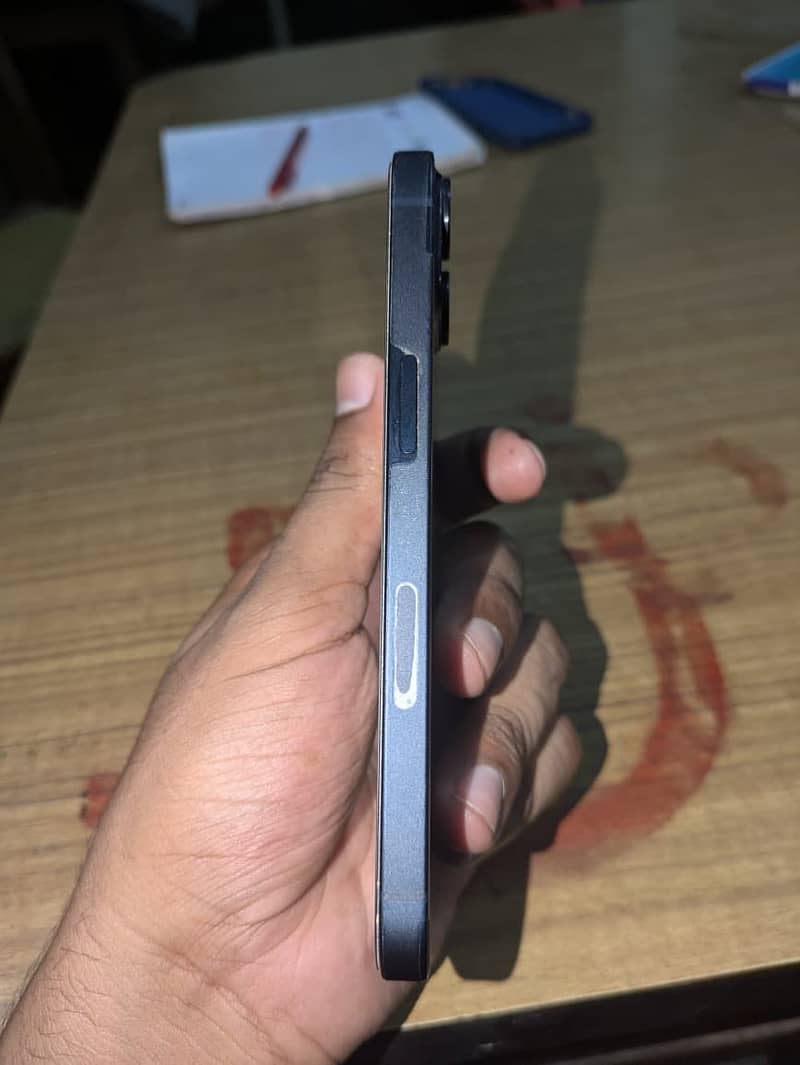 Apple iPhone 13 (JV) 4