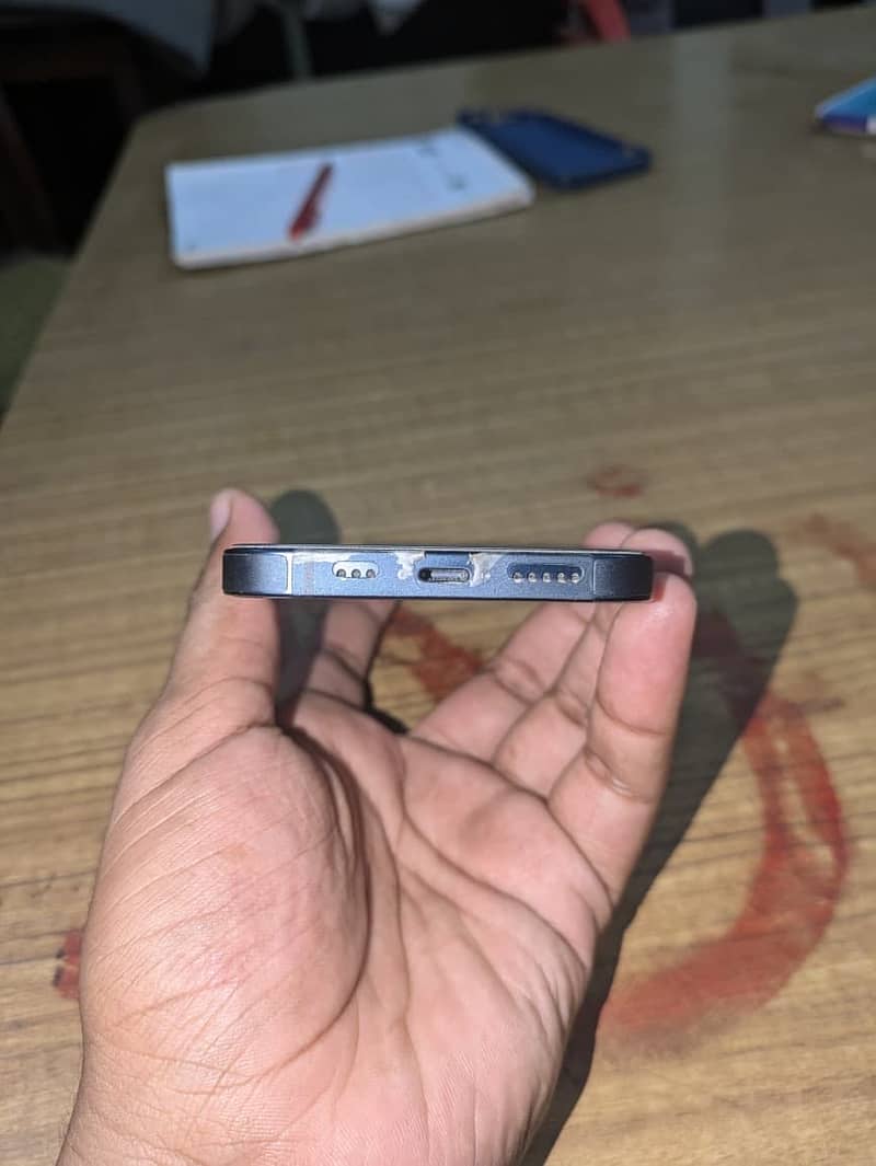 Apple iPhone 13 (JV) 5