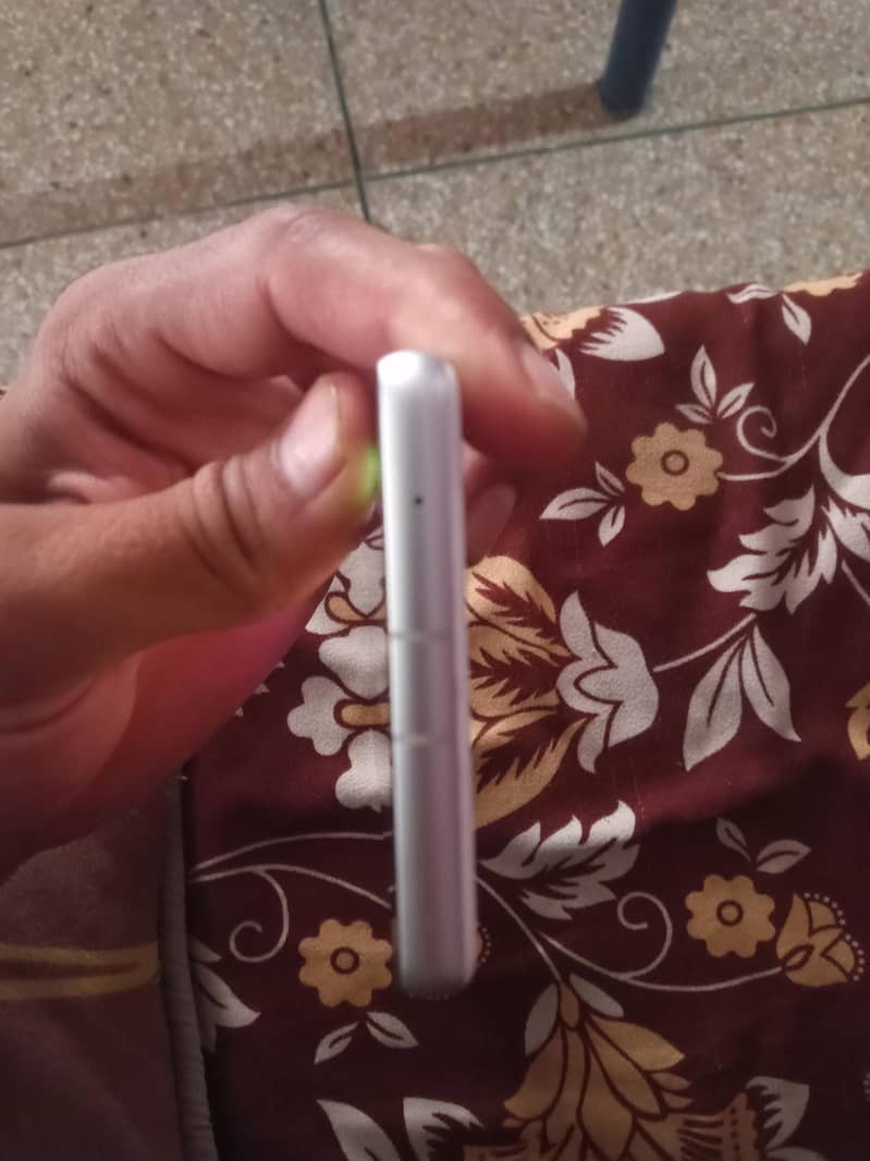 Google Pixel 7a 5