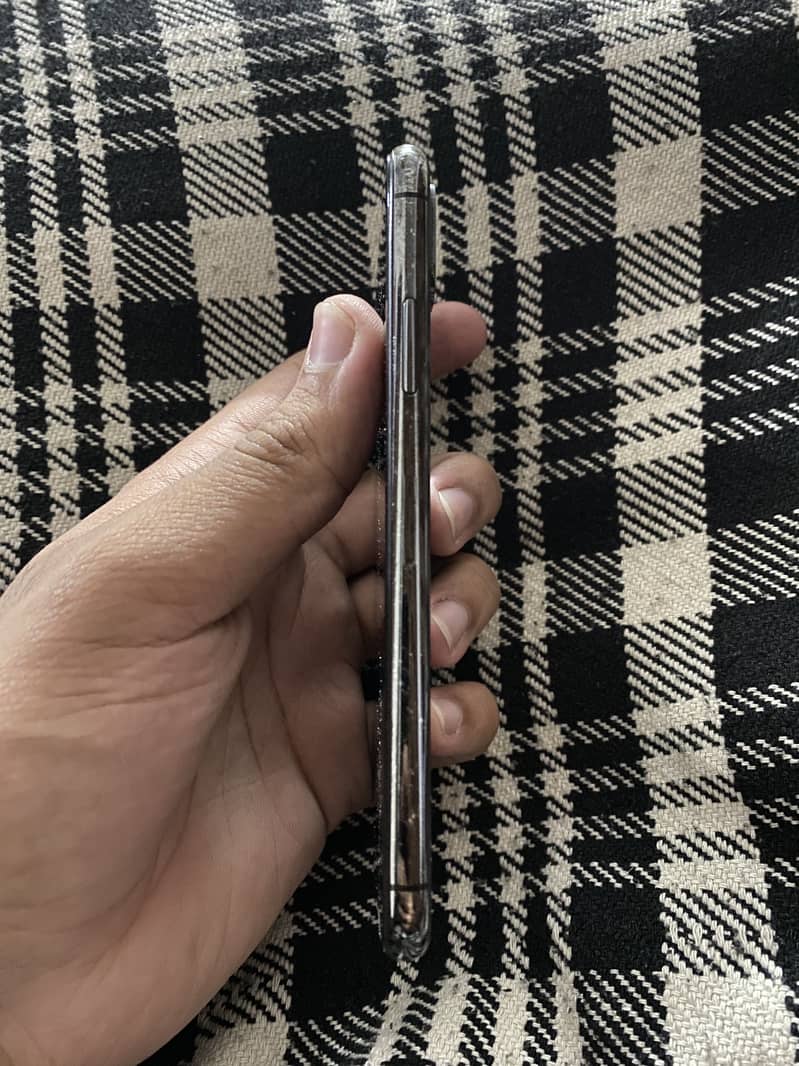 Apple iPhone X 2