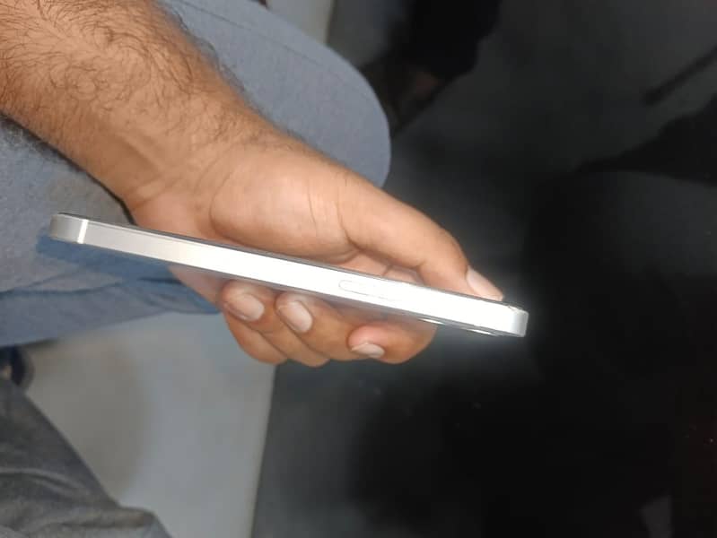Apple iPhone 12 2