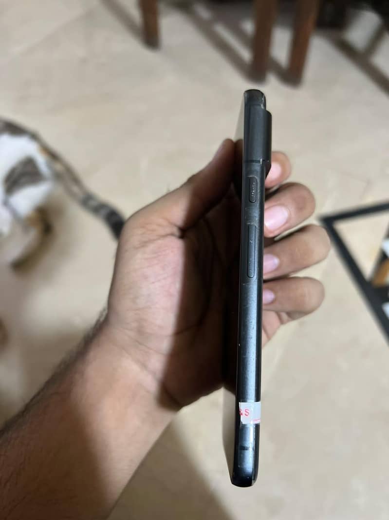 Google Pixel 8 4