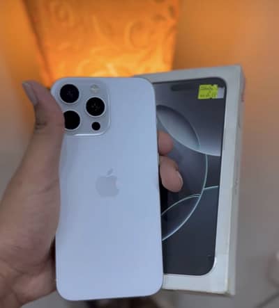 Apple iPhone 16 Pro Max