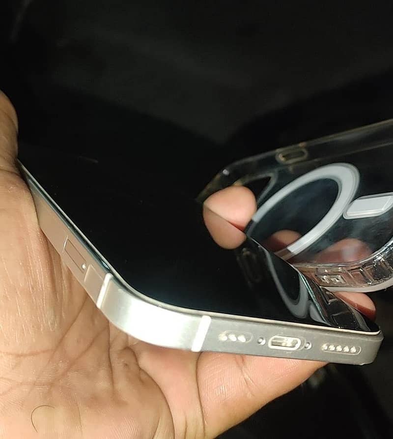 Apple iPhone 12 0