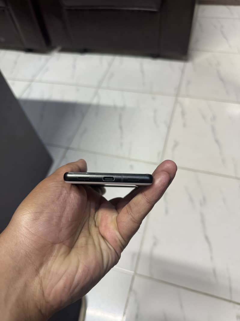 Google Pixel 6a 5
