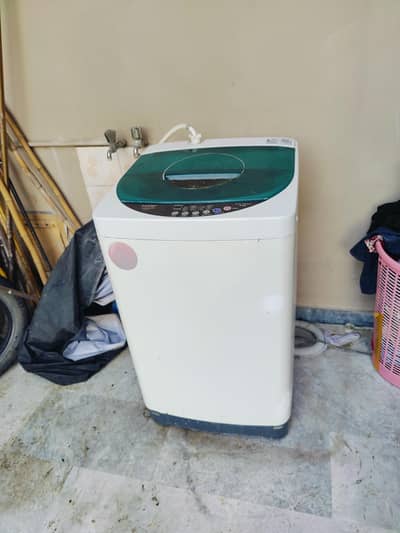 GOOD CONDITION WASHING MACHINE 8.5 LITRE WITH DRIER